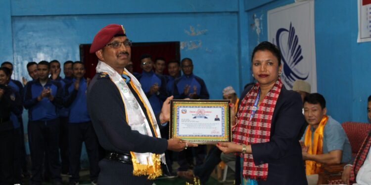  निजामती सेवा दिवसको अवसरमा सोलुखुम्बुका डीएसपी घिमिरे सहित ७ सम्मानित 