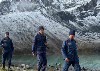 पर्यटकीय सिजन सुरु भएपछि हिमाली क्षेत्रको अवस्था बुझ्न प्रहरीको गस्ती 