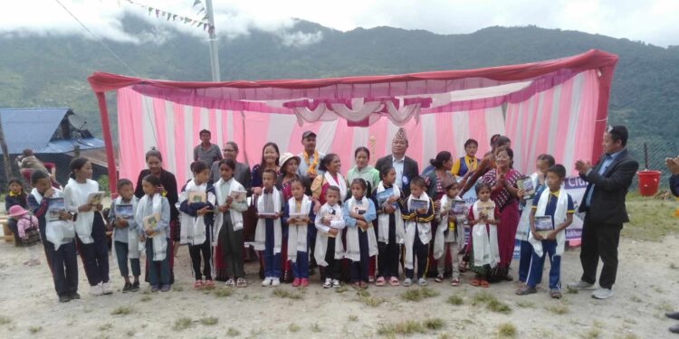 रीड नेपालकाे सहयाेगमा हिमालयन मा वि वाकुले मनायाे ६० औँ बाल दिवस