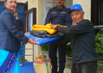 जिल्ला प्रशासन कार्यालय सोलुखुम्बुद्वारा पहिरो पिडितलाई राहत