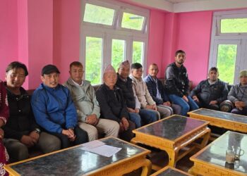 सोलुखुम्बु उद्योग वाणिज्य संघद्धारा चौधरीको उपचारका लागि आर्थिक सहयोग