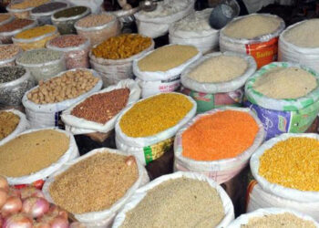 दसैँ नजिकएसँगै गाईघाटमा मनपरी मूल्य वृद्धि, उपभोक्ता मारमा