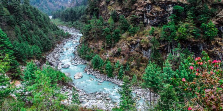 माछा मार्न गएका मंगलटारका किशोर दुधकोशी नदीमा बेपत्ता