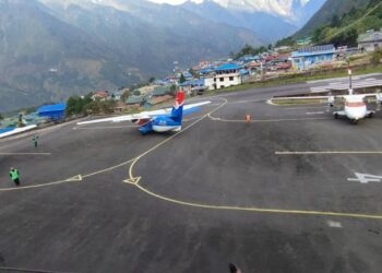 मौसममा सुधार भएपछि लुक्ला हवाई उडान सुरु, शनिबार एकै दिन साँढे ६ सय पर्यटक भित्रिए