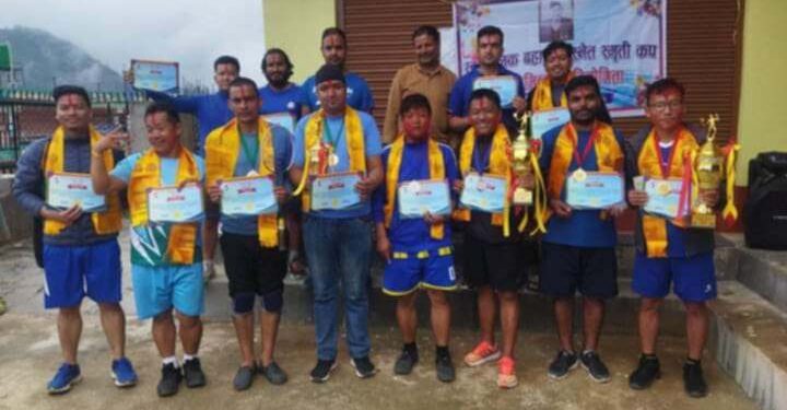  स्व. तिलक ब. बस्नेत स्मृति कप डबल ब्याडमिन्टन प्रतियोगिताको उपाधि रेखबहादुर र राममिलनकाे टिमलाई 