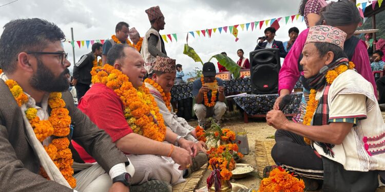 हुँगा माध्यमिक बिद्यालयमा दसैँ, तिहार तथा छठको अवसरमा शुभकामना आदान प्रदान, लगाइयो सदभावको टिका जमरा