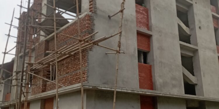 दशै विदामा पनि धमाधम बन्दै नेचासल्यानको प्रशासनिक भवन 