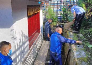 चाडबार्ड लक्षित सोलुखुम्बु प्रहरीद्वारा गणेश मन्दिरको सरसफाई