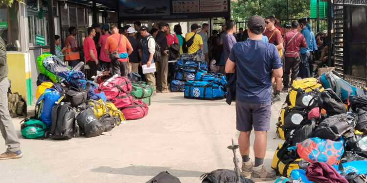  एक हप्तामा स्थलमार्गबाट ३ सय ७५ पर्यटक भित्रिए सोलुखुम्बु 