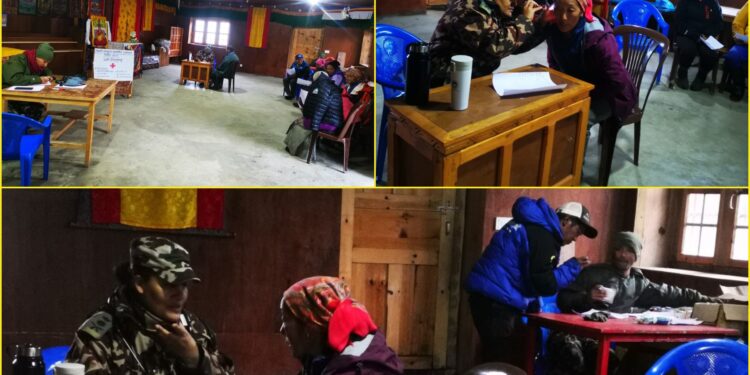 नेपाली सेनाद्वारा खुम्बुको थामेमा शिविर सञ्चालन : ६२ जना लाभान्वित