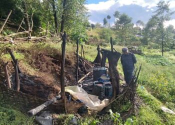 सोलुखुम्बुका २ स्थानमा आगलागी र पहिरोका घटना 