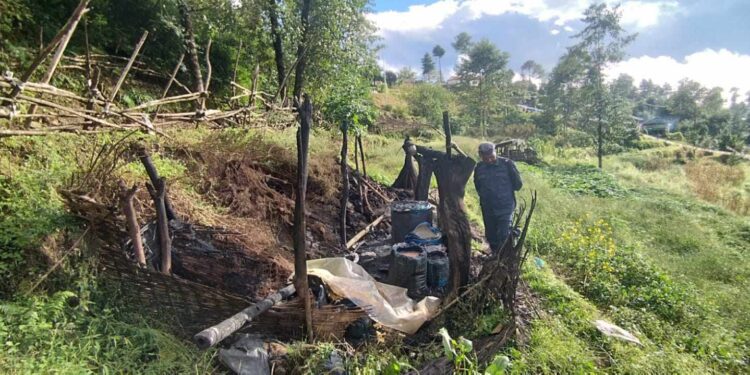 सोलुखुम्बुका २ स्थानमा आगलागी र पहिरोका घटना 