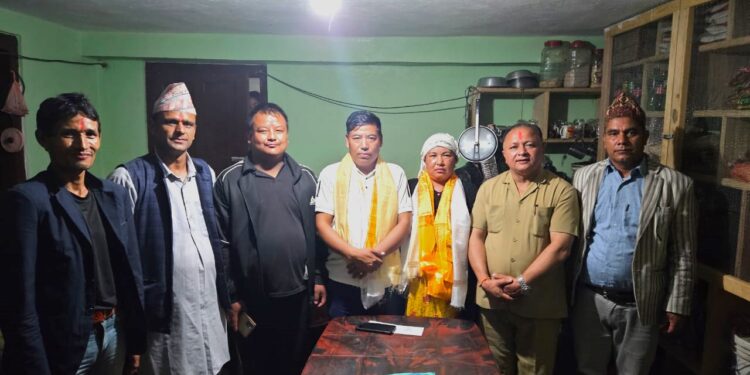  सोताङमा माओवादी सहित विभिन्न पार्टी परित्याग गरि दर्जनौँ नेताहरु काङ्ग्रेसमा 