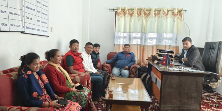 थुलुङ ७ र ८ ले लगाए राती ९ बजेपछि होटल खोल्न राेक 