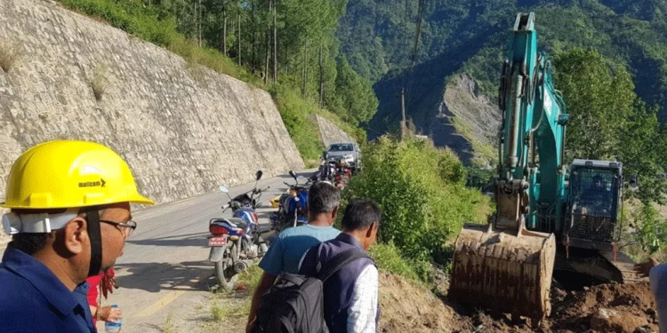 मध्यपहाडी राजमार्गको खुर्कोट–घुर्मी खण्ड एकतर्फी खुल्यो