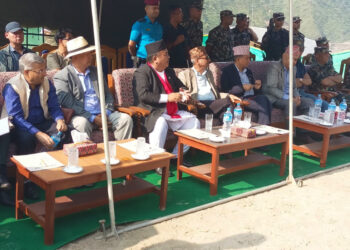 बाढी प्रभावित क्षेत्रको जानकारी लिन गृह, भौतिक र रक्षामन्त्री सिन्धुलीमा