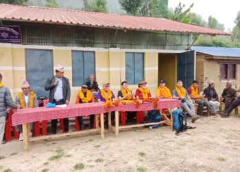  जुबुको सगरमाथा आविका विद्यार्थीलाई झोला तथा पोशाक वितरण 