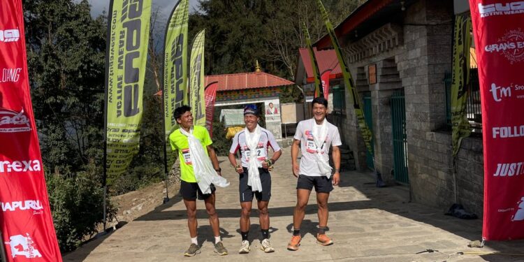 एभरेष्ट ट्रेल रेसको उपाधि सुमन कुलुङ र छोकी शेर्पालाई