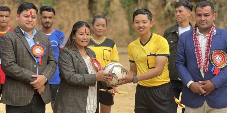 हलेसीमा आयोजना गरिएको महिला फुटबलमा १७ टिम सहभागि