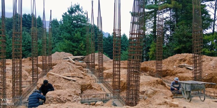 सोलुदुधकुण्ड नगरपालिका वडा नम्बर १० कोे प्रशासनिक भवन निर्माणले गति लिदै