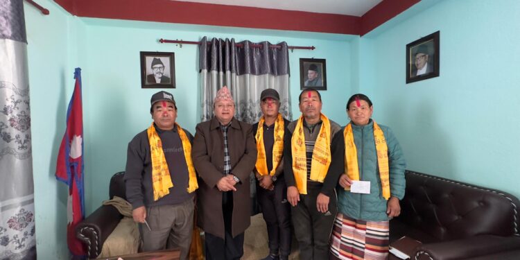 विभिन्न पार्टि परित्याग गर्दै सोताङ्गमा नेताहरु काङ्ग्रेसमा प्रबेश