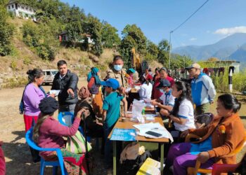 थुलुङ दुधकोशी देउसाका तीन सय बढी नागरिक एकिकृत घुम्ती शिविरबाट लाभान्वित