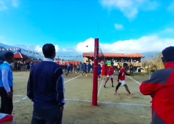 सोलुखुम्बुको टाप्टिङमा वडा स्तरीय भलिबल प्रतियोगिता सुरु, मेयर शेर्पाद्वारा उद्घाटन