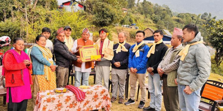 भ्वाइस अफ धरानका विजेता राईलाई वडाले ग¥यो सम्मान 