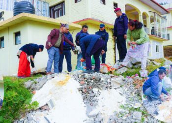 बजारमा भेटियो ३३ हजार बढीको म्याद गुज्रिएका खाद्य सामाग्री, प्रशासनले ग¥यो नष्ट 