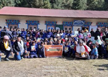 होराइजन एडभेन्चर्सले टाक्सीन्धु माविमा वितरण ग¥यो शैक्षिक सामाग्री 