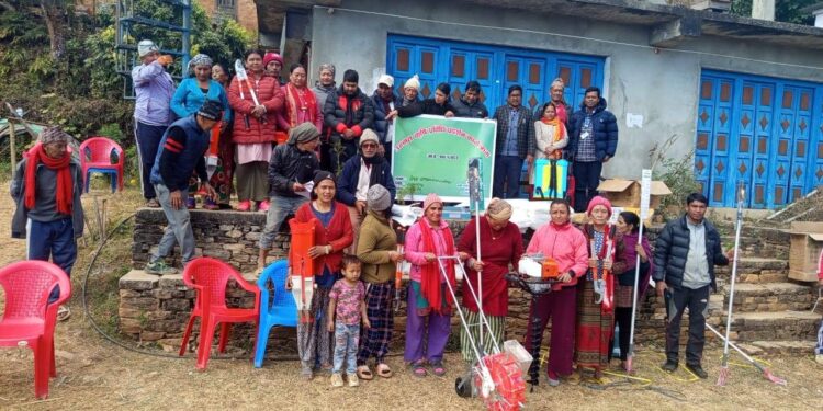 गोदावरी महिला कृषक समुहलाई १ लाख बराबरको कृषि सामाग्री हस्तान्तरण