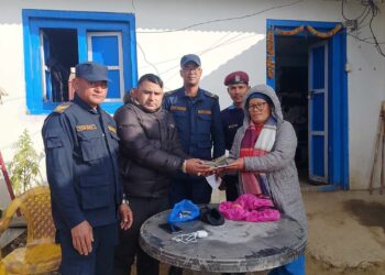  विश्‍वकर्माकाे हराएको १ लाख बढी नगद सहित कागजात प्रहरीले फेला पारी बुझायो  