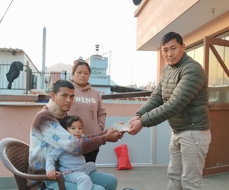 मगरको उपचारका लागि युके सेवा समाजद्धारा दुई लाख बढी आर्थिक सहयोग