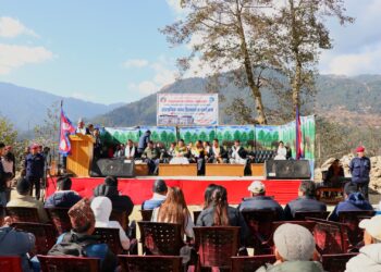 सोलुदुधकुड नगरपालिकाको भवनको उपप्रधानमन्त्री सिंह र रक्षामन्त्रि राईले गरे शिलान्यास, भन्छन–‘काँग्रेस एमालेको गठबन्ध –संविधानलाई जोगाउन’