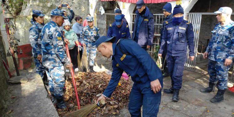 गुप्तकालिका मन्दिर दोर्पुको सरसफाइ गरियो 