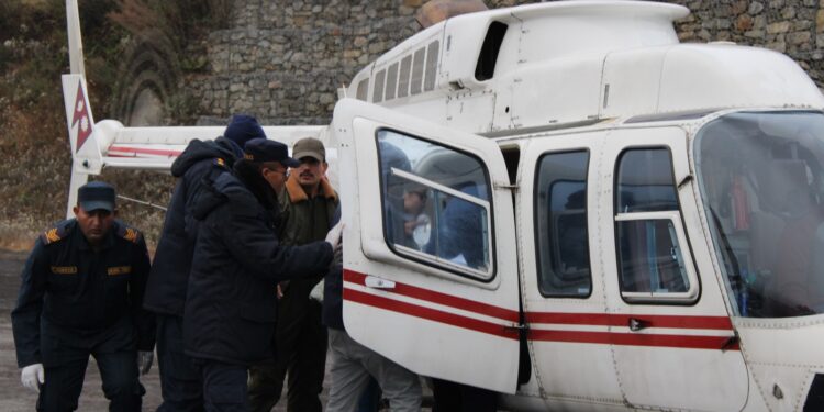  समय अगावै जन्मिएको शिशुलाई  उपचारका लागी हेलिकप्टर मार्फत काठमाण्डौ पठाइयो