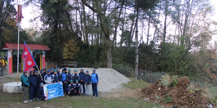 फाप्लु स्थित सानो दूधकुण्ड प्रहरीले गर्यो सरसफाइ 