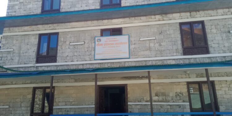 सिमा प्रशासन कार्यालय नाम्चेकाे सेवा ४ महिनादेखि सेवा ठप्प