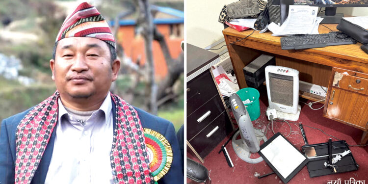 गाउँपालिका अध्यक्षले फुटाए जिल्ला प्रशासन कार्यालयको स्क्यानर, राहदानी सेवा ठप्प