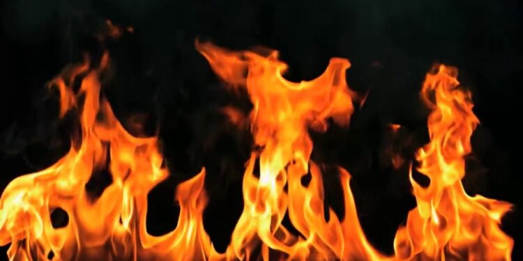 खोटाङको जन्तेढुंगा ३ काहुलेमा एक घर जलेर नष्ट