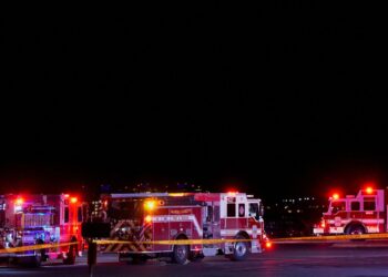 अमेरिकी सेनाको ब्ल्याकहक विमान यात्रुवाहक विमानसँग ठोक्कियो, दुवै टुक्राटुक्रा भएर नदीमा खस्यो