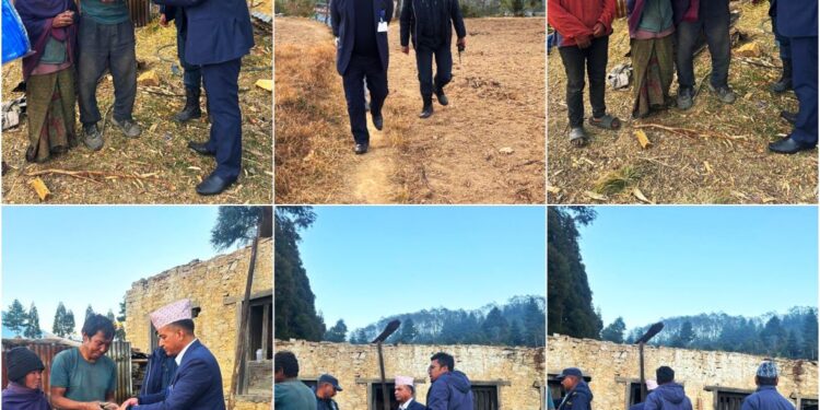 पीडितको घरमा राहत सामाग्री लिएर पुगे, सोलुका सिडियो घिमिरे