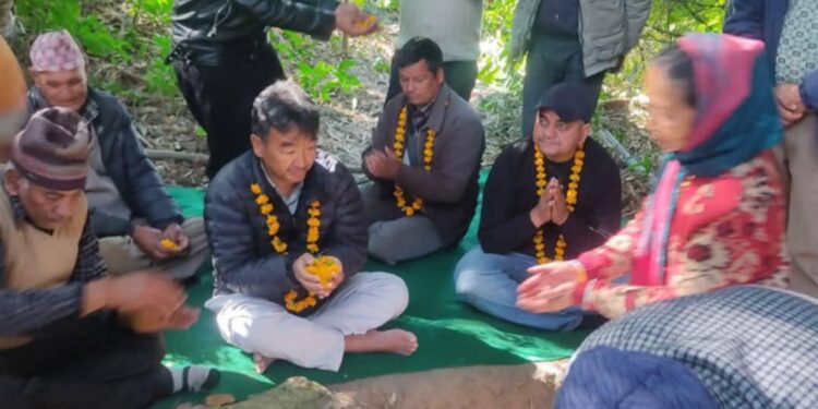 कांग्रेस नेता शेर्पाले गरे बैतडीको केदार दोगडा गाउँपालिकामा सडक शिलान्यास