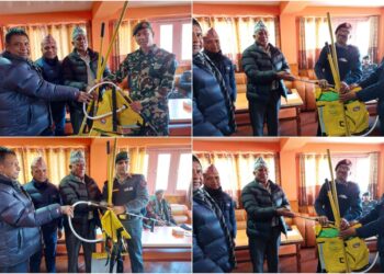 डिभिजन वन कार्यालय सोलुखुम्बुद्वारा वन डढेलो नियन्त्रण सम्बन्धी उपकरण हस्तान्तरण तथा अन्तरक्रिया