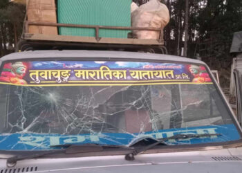 दिक्तेलबाट काठमाडौं जादै गरेको टाटा सुमो तोडफोड, ९ जना पक्राउ