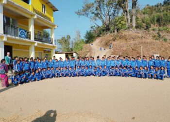 थर्पुडाँडा माविका ८८ जना विद्यार्थीलाई ट्रयाक सुट वितरण