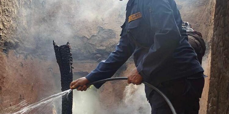 खोटाङमा आगलागीबाट झण्डै एक लाखको क्षती 