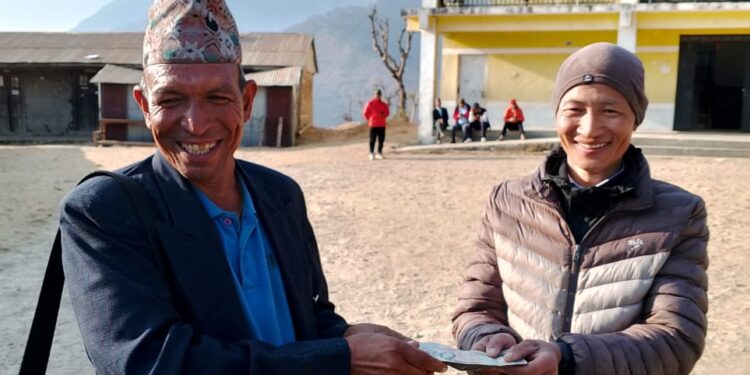 थर्पुडाँडा माविका पूर्व शिक्षक निरौलाले गरे पेन्सन मार्फत अक्षयकोष स्थापना