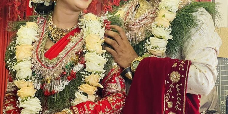 गायिका एलिना चौहानले गरिन् सम्बन्ध विच्छेदको मुद्दा दायर