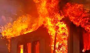 ओखलढुंगामा एक पछि अर्काे आगलागीका घटना, ककनीमा घर जल्दा १५ लाख बराबरको क्षति